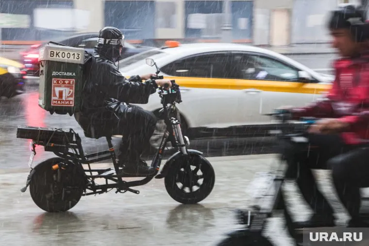 Москвичи снова переживают погодный апокалипсис