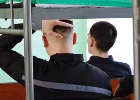 Подростка, избившего школьницу в Нижних Сергах, хотят отправить в СИЗО