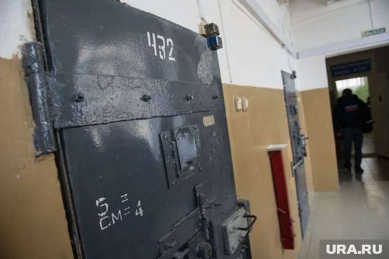 Криминальных авторитетов могут начать сажать в отдельные камеры