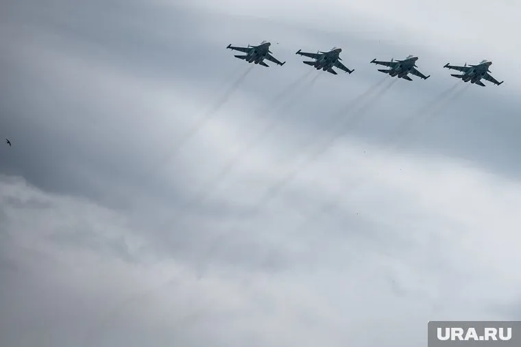 Такие самолеты летали над Москвой 9 Мая