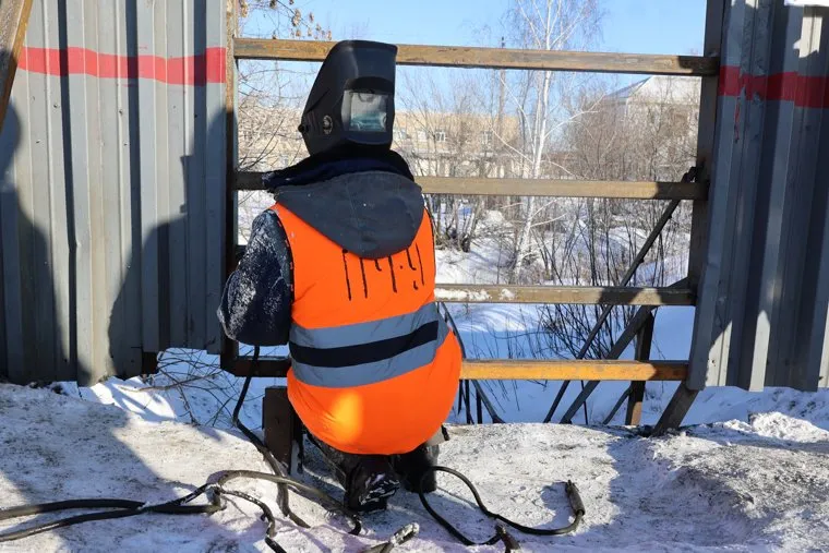 Мост. Курган