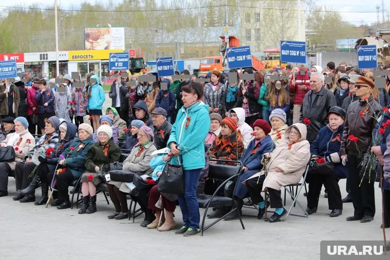 Ветеранам на холоде пришлось ждать конца программы, чтобы получить горячую еду