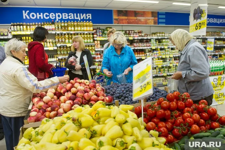 Основные ритейлеры создали запас продовольствия