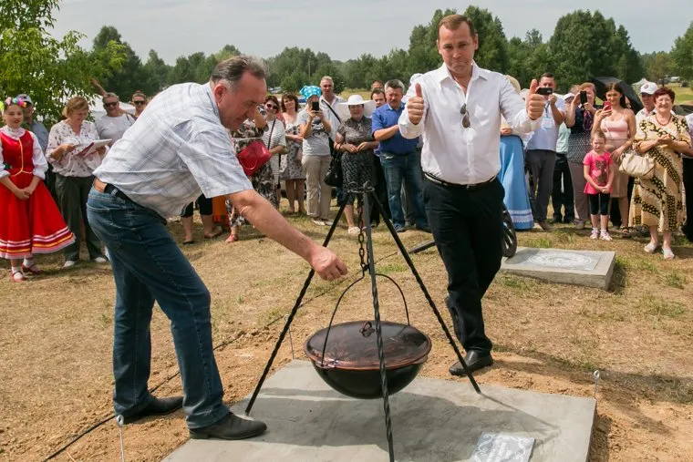 Врио губернатора Курганской области Вадим Шумков на Крестовско-Ивановской ярмарке. Село Крестовское. Шадринский р-н. Курганская обл