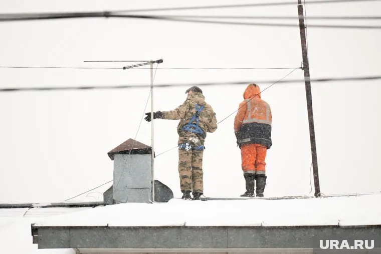 Рейды по качеству очистки крыш домов в Перми проводят ежедневно