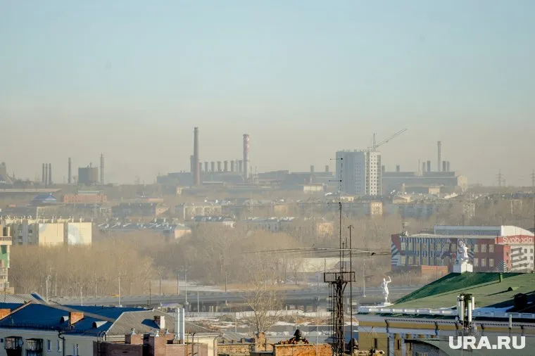 Предупреждение для тюменцев о примесях в воздухе действует до 7 утра 12 августа