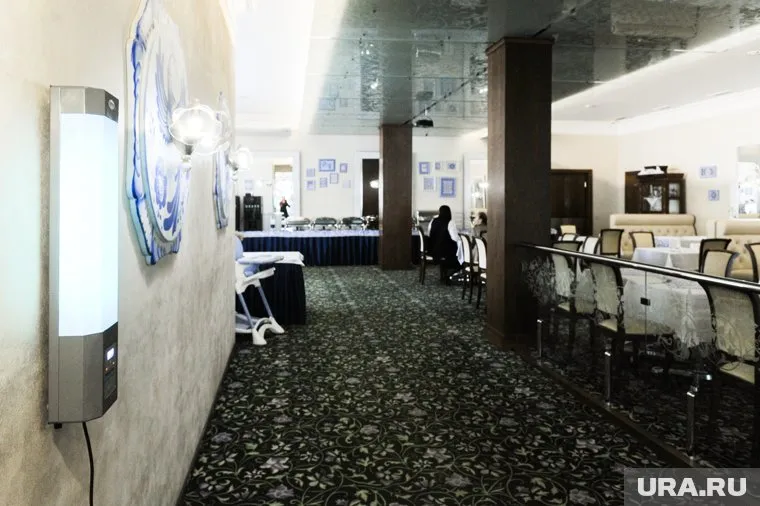 Аннален Бербок вместе с членами делегации отправились в укрытие при отеле