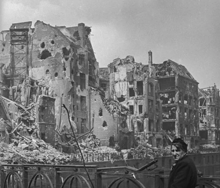 Журналисты акцентировали внимание на картине поверженного Берлина в материалах за 3 мая 1945 года