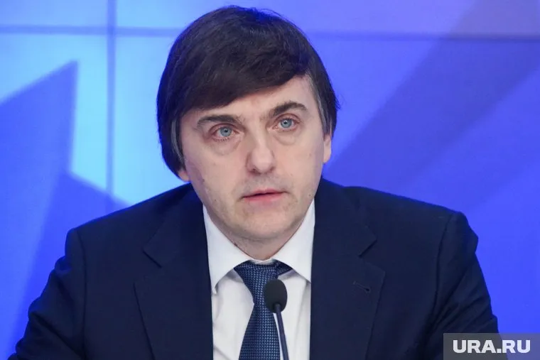 Сергей Кравцов рассказал о новой системе оплаты труда педагогов в трех регионах РФ