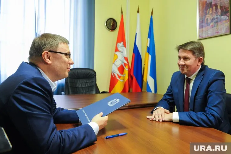 Александр Глазков (справа) считался кандидатом, которого поддерживали власти Челябинской области