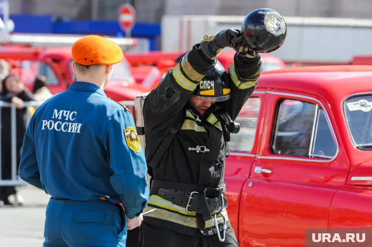 МЧС выясняет причины обрушения в челябинском магазине