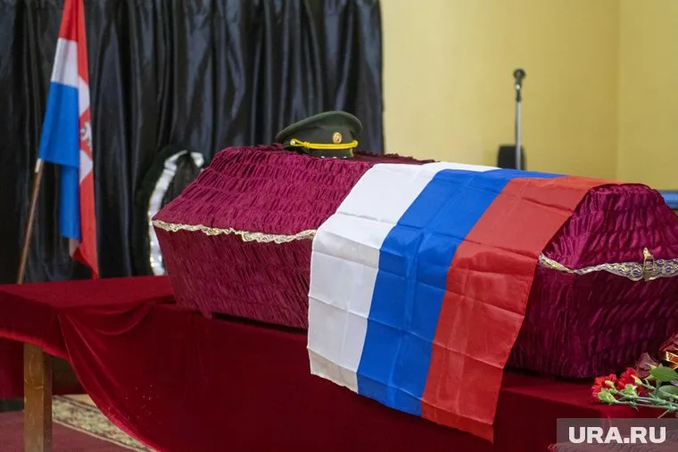 Солдата похоронили с военными почестями