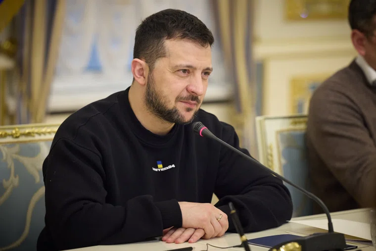 Зеленский заявил, что Киев не выведет войска из Донбасса