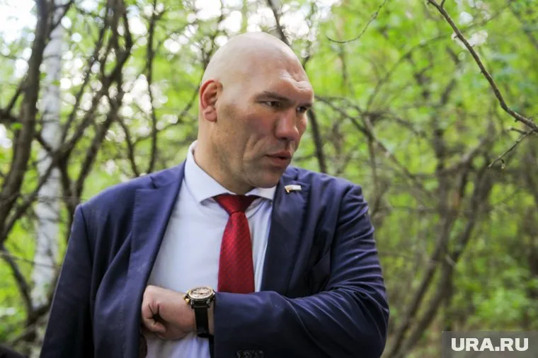 Депутат Госдумы Валуев сам получил повестку