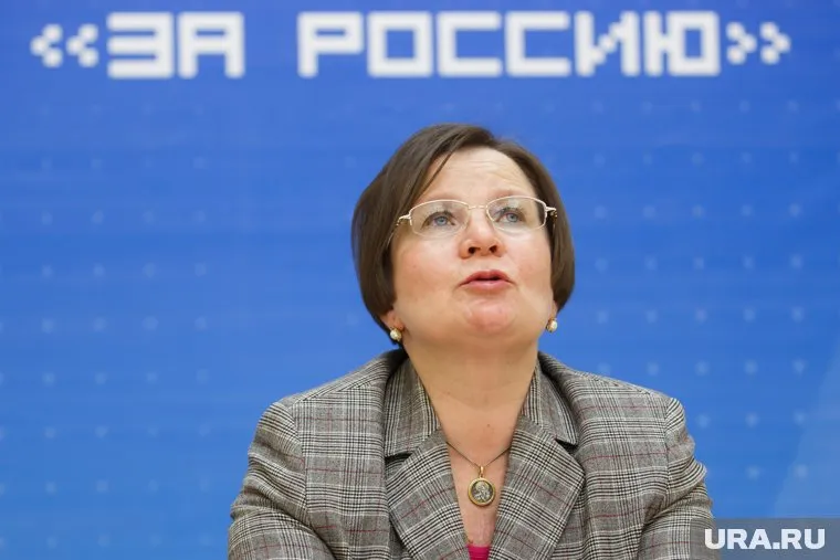 Депутат Госдумы Лариса Фечина продолжит работать сопредседателем свердловского штаба ОНФ — собирать народные проблемы "снизу" и решать их в парламенте.