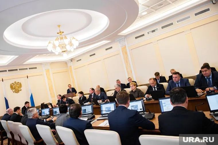 Опубликованы декларации о доходах членов свердловского правительства