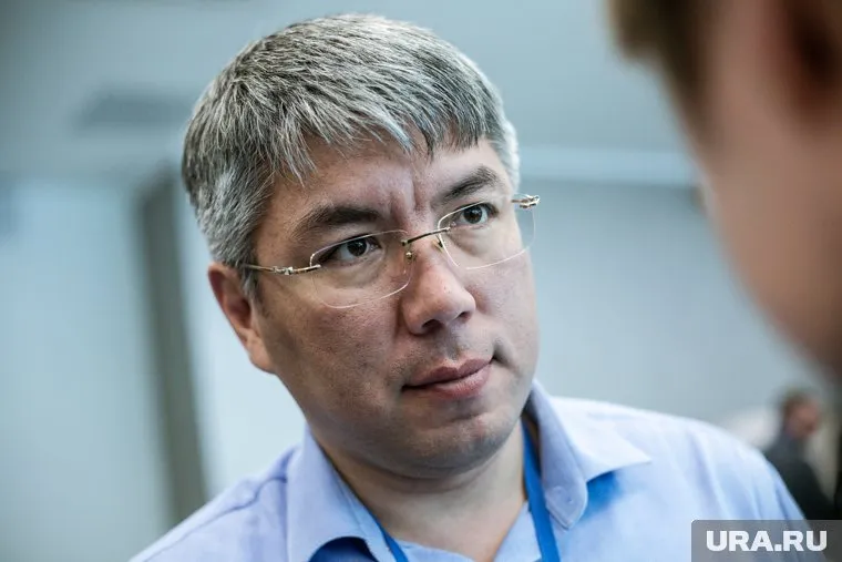 Алексей Цыденов разводил костер за городом