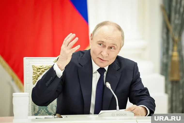 Президент РФ Владимир Путин поздравил медработников России