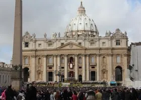 В Рим прибыли 133 кардинала для выборов нового папы