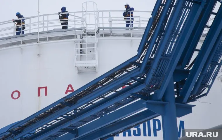 Зима, полярная ночь и бастующие вахтовики без зарплаты — реалии Ямала