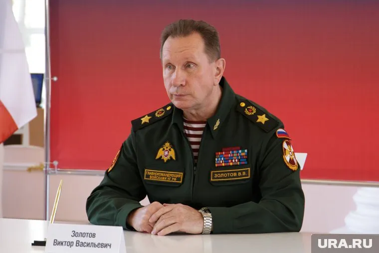 Виктор Золотов проверил питание военных, сообщила Ким