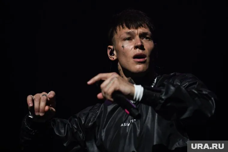 И исполнил «Someone like you» под гитару