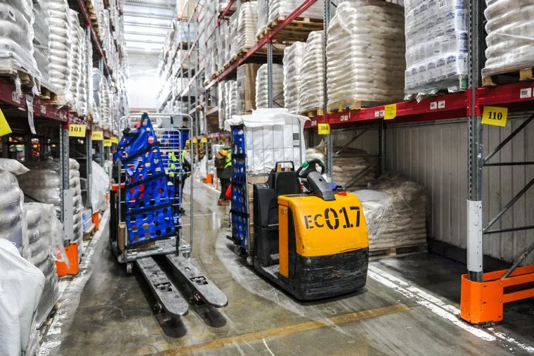 Алексей Текслер на складе Магнит. Челябинск