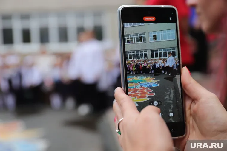 Руководители Челябинской области поделились своими школьными фото накануне Дня знаний