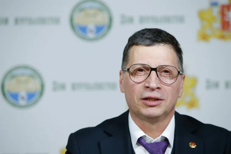 Пресс-конференция министра физической культуры и спорта Леонида Рапопорта. Екатеринбург