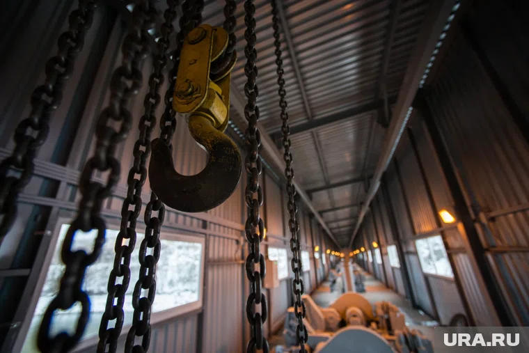 В Кургане рабочий завода получил тяжелые травмы