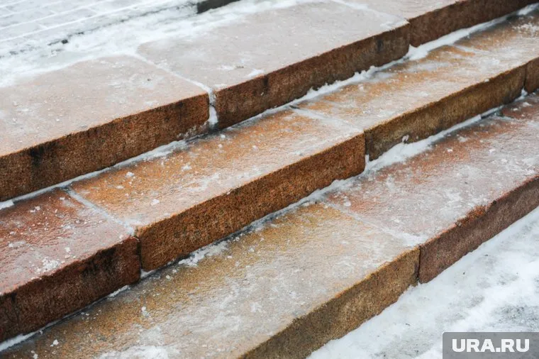 Сильный гололед ожидается в Надымском и Пуровском районах ЯНАО 7 декабря