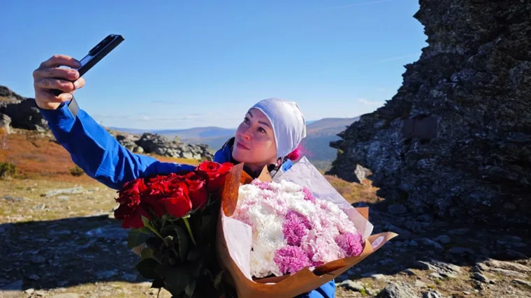 Оксана Лыткина сделала селфи на перевале Дятлова