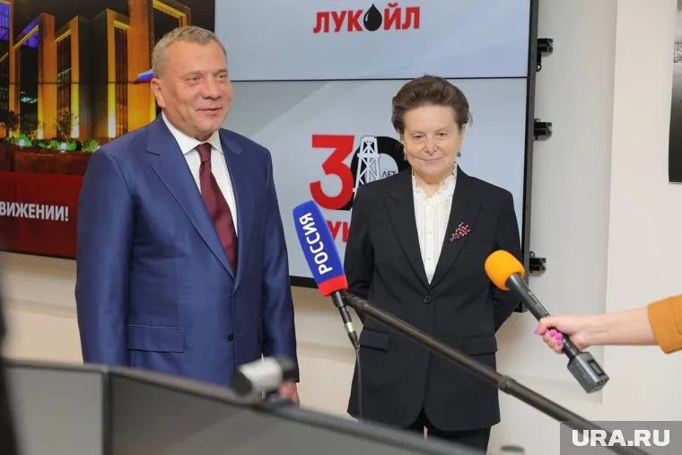 Юрий Борисов посетил Южно-Ягунское месторождение в Когалыме