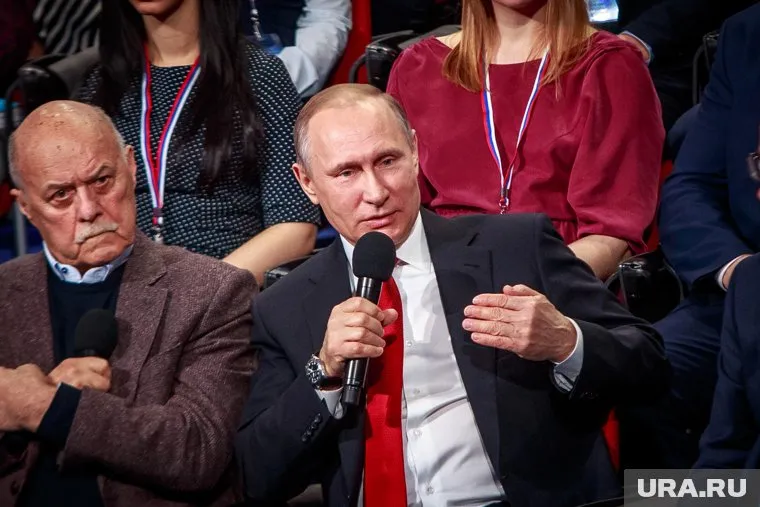 Владимир Путин может заявить о своем выдвижении в президенты на форуме ОНФ