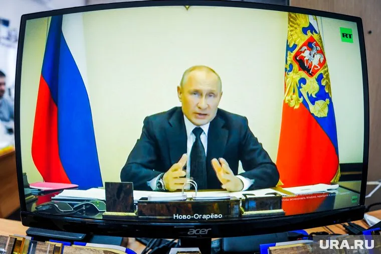 Путин снял карантин с политической жизни в стране