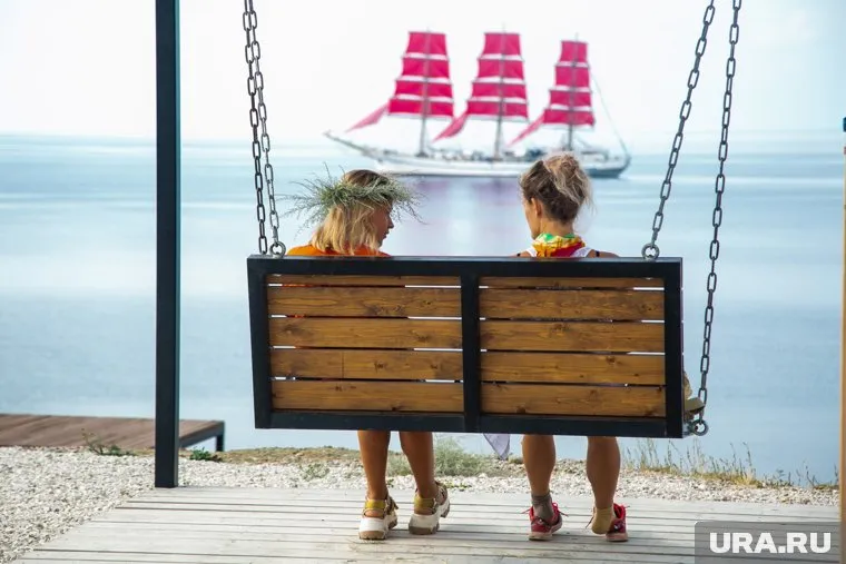 Туристы отменили не более 10% бронирований в Крыму, сообщил Владимир Константинов