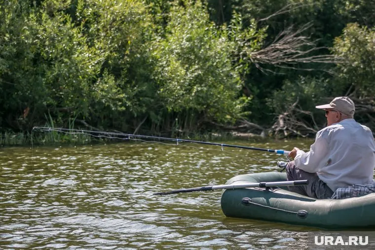 Пока у свердловчан еще есть возможность провести время с удочкой