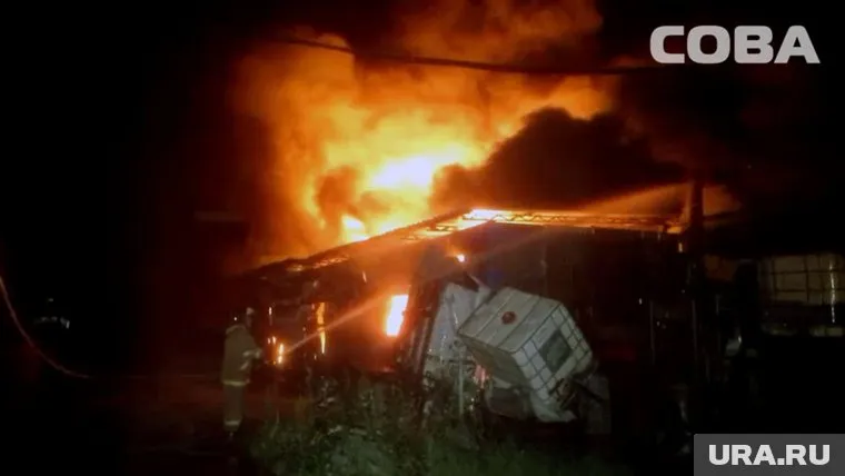 На месте возгорания развернут штаб пожаротушения