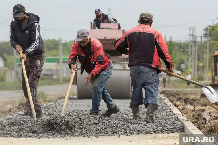 В Новом Уренгое центральные дороги откроют в октябре