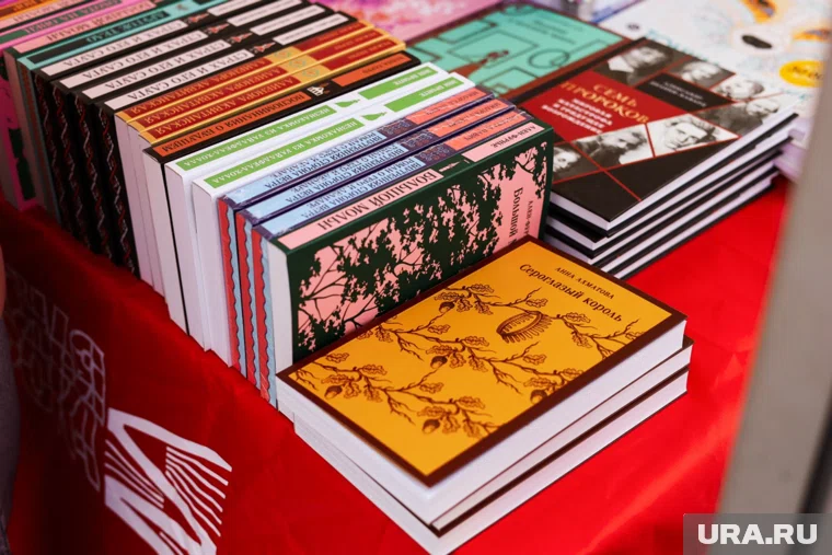 В кофейне организован книжный обмен: посетители могут приносить прочитанные книги и брать взамен другие