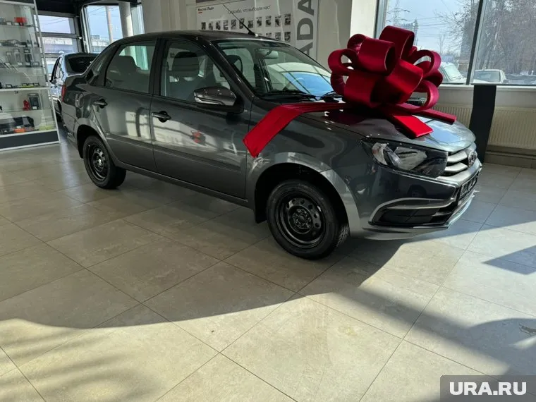 В призовом фонеде осталась еще одна квартира и шесть автомобилей, не считая других подарков