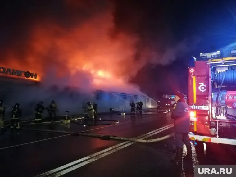 При эвакуации четыре из семи эвакуационных выходов оказались запертыми