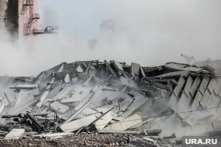 Из-под завала вытащили одного человека