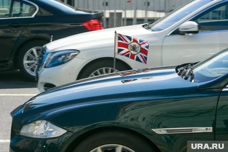 Членам королевской семьи рекомендовано не вступать в контакты с послами РФ в Лондоне