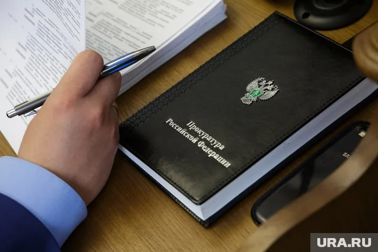 Пермские прокуроры провели более ста проверок правильности начисления стимулирующих выплат за работу с коронавирусом