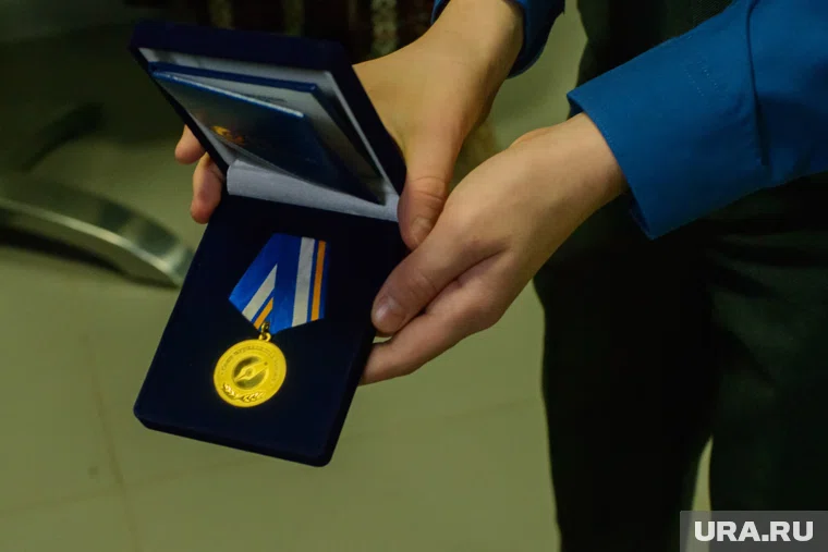 Награждал отличившихся начальник ГУФСИН генерал-лейтенант Александр Федоров