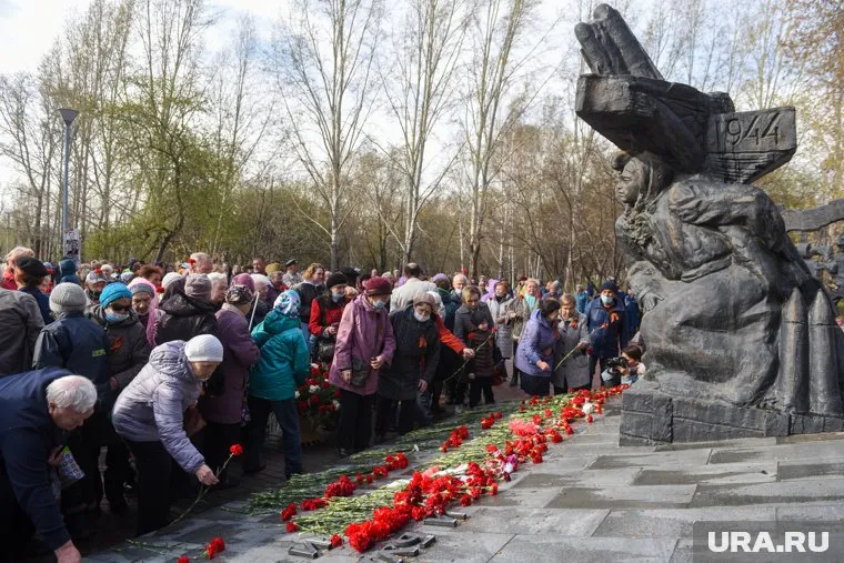Памятник власти Латвии разрешили снести