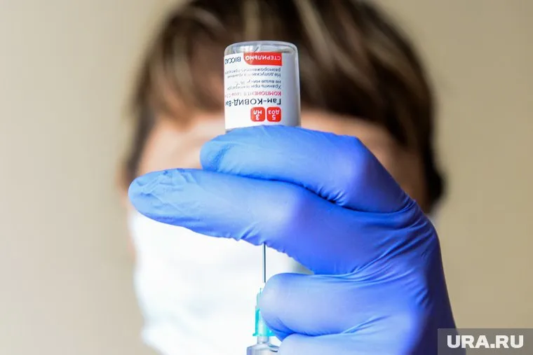 Прививать от коронавируса челябинцев готовы прямо на рабочих местах