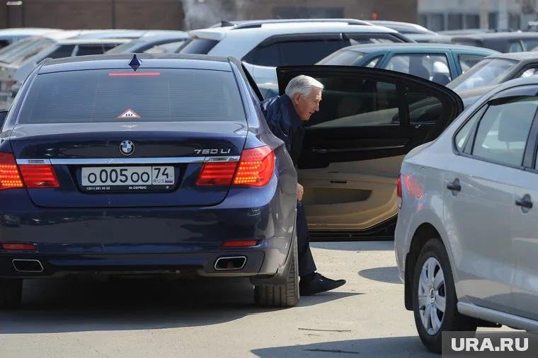 Юрия Карликанова и его семью хотят заставить платить по долгам