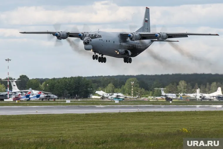 Пермяк продает штурвал самолета Ан-12 за 70 тысяч рублей